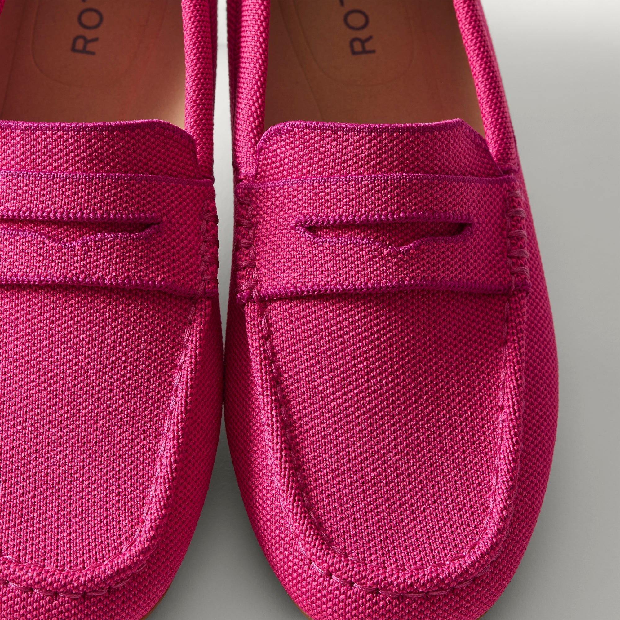macro | Close up of the toe and vamp of The Daily Driver in Dragonfly. 
