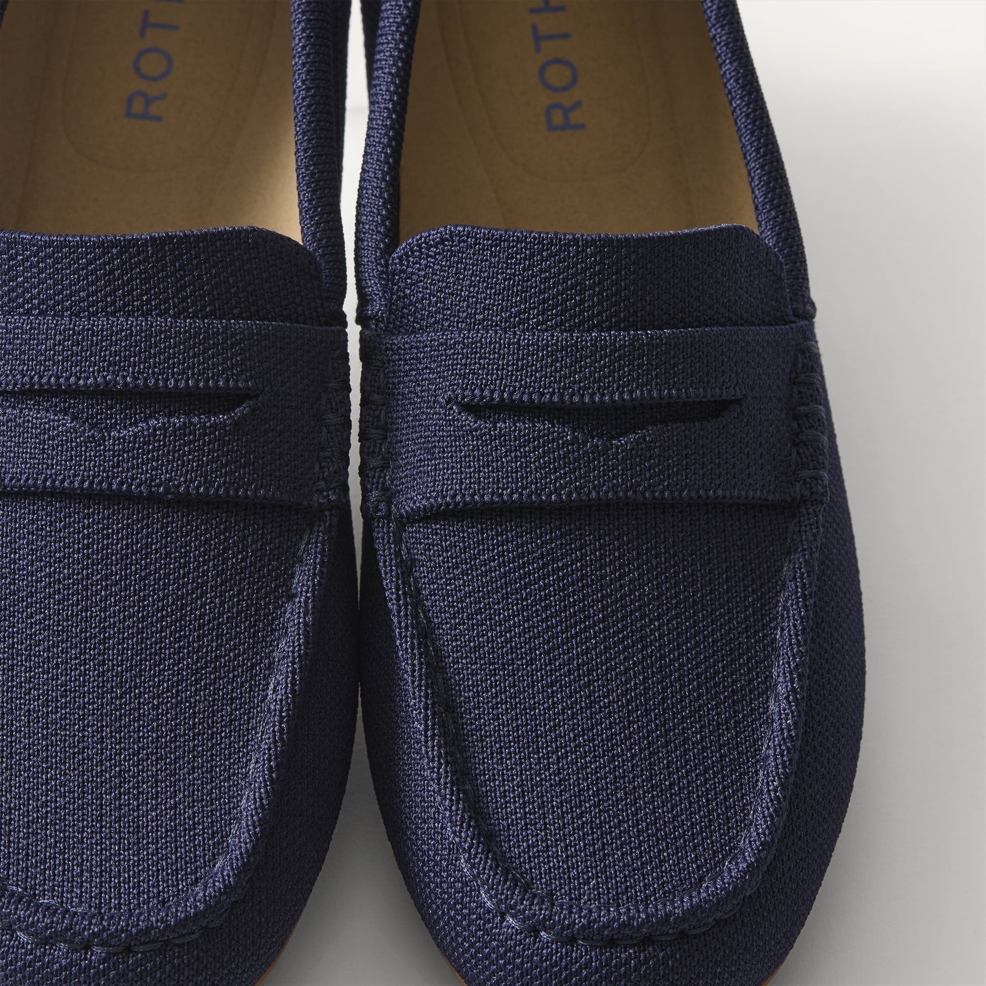 macro | Close up of the toe and vamp of The Daily Driver in Navy. 